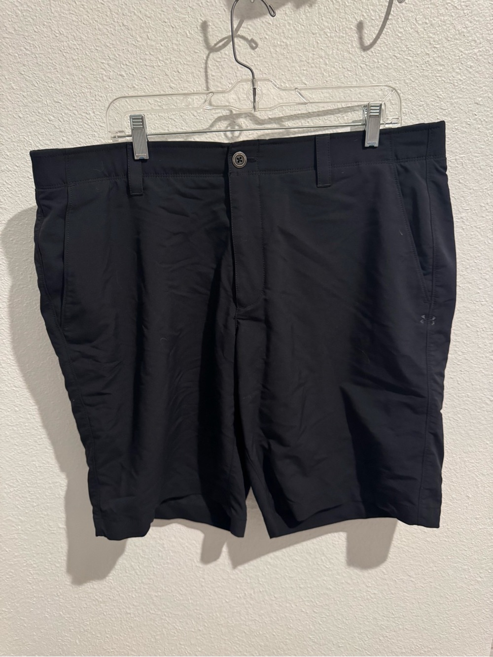 Under Armour Men's Black Flat Front Performance Shorts